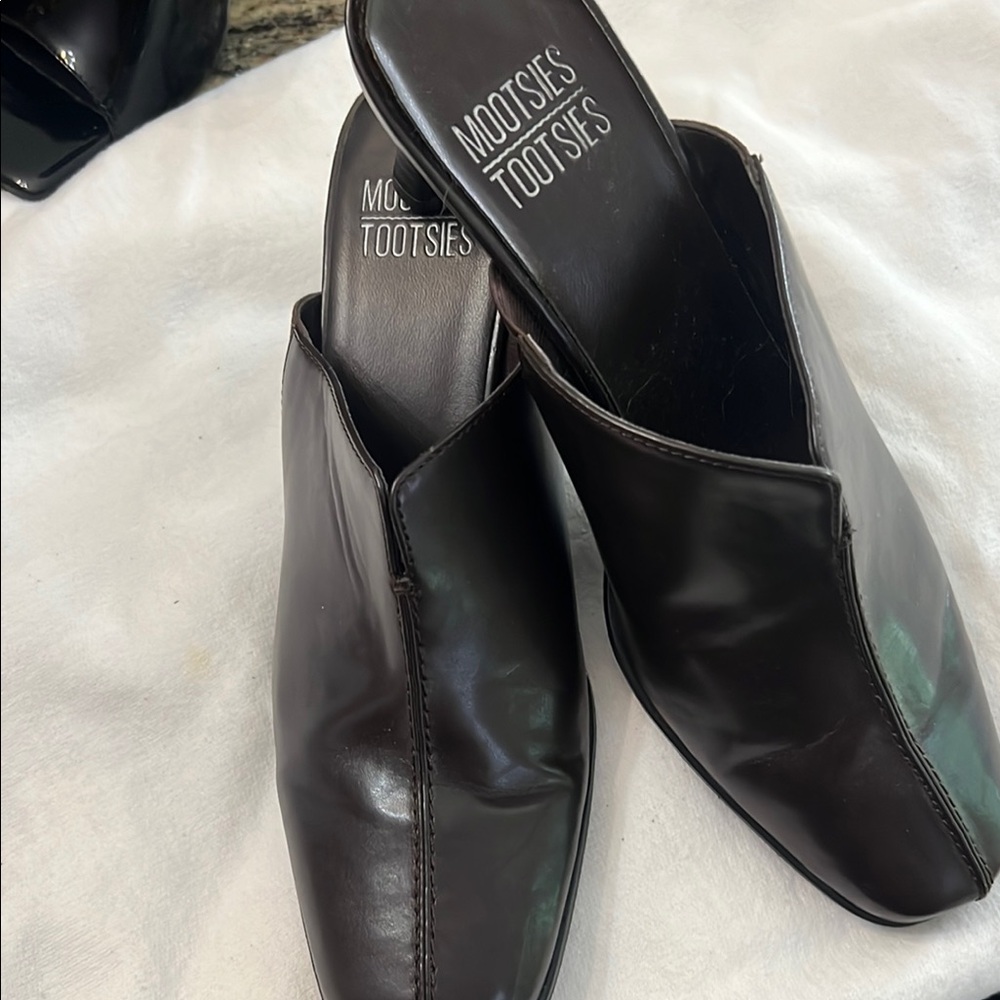 Mootsies Tootsies Brown Loafers Sleek Slip-Ons